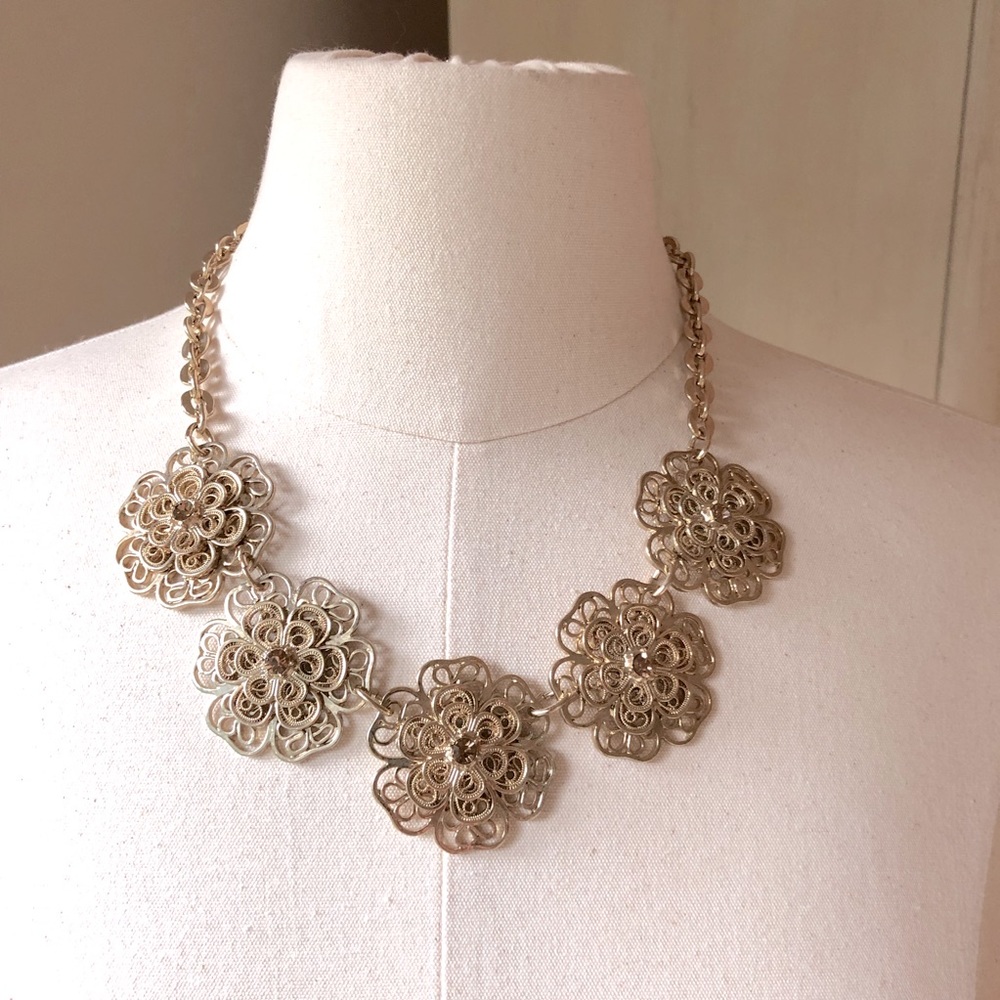 NWT Lucy & Laurel 5 Flower Crystal Embellished Necklace